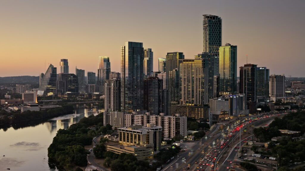 صورة جوية لحركة المرور على الطريق السريع I35 في أوستن